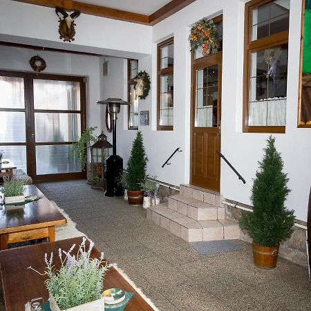 Penzion Gazdovsky Hostinec Topolcianky Екстер'єр фото